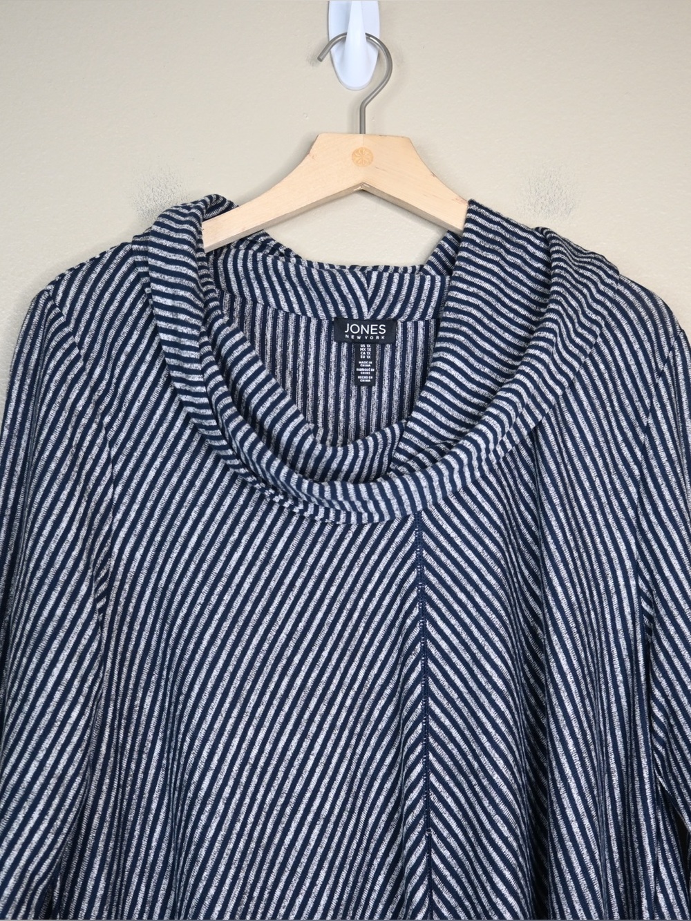 Jones New York Women's 1X Cowl Neck Vertical & Diagonal Stripes Flowy Tunic NEW - Picture 3 of 10